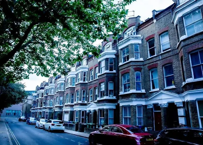 Airy, 3 Bedrooms, Ensuite , Central London Flat